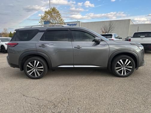 2023 Nissan Pathfinder Platinum 4WD