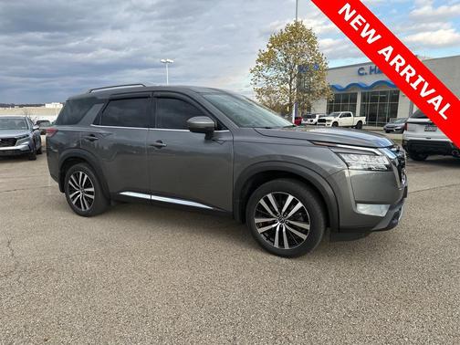 2023 Nissan Pathfinder Platinum 4WD
