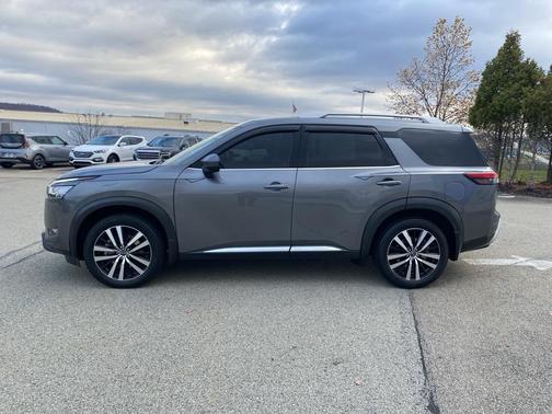 2023 Nissan Pathfinder Platinum 4WD