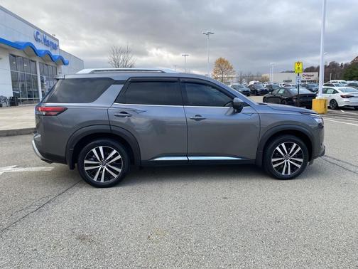 2023 Nissan Pathfinder Platinum 4WD