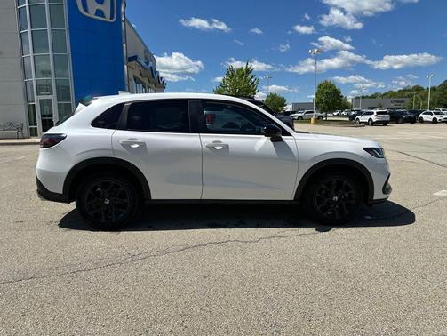Platinum White Pearl 2025 Honda HR-V AWD Sport