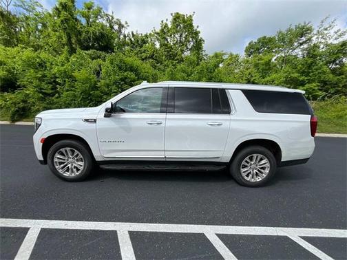 2022 GMC Yukon XL SLT