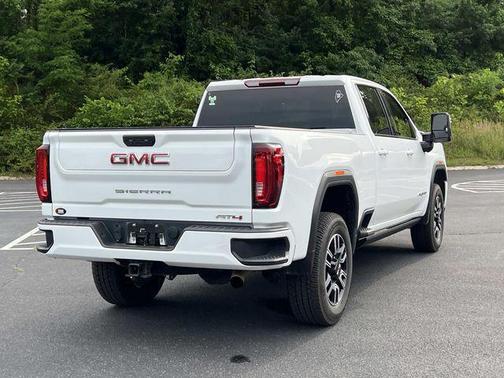 Summit White 2023 GMC Sierra 2500 AT4