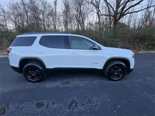2023 GMC Acadia AWD AT4