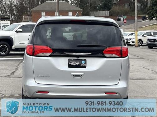 2023 Chrysler Voyager LX