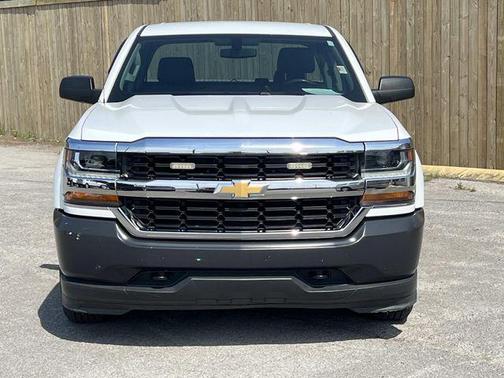 Summit White 2018 Chevrolet Silverado 1500 WT