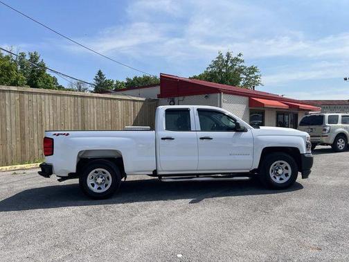 Summit White 2018 Chevrolet Silverado 1500 WT
