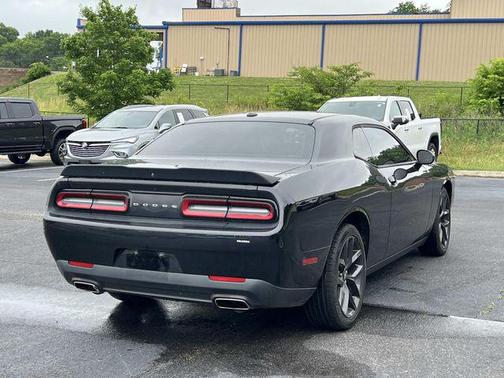 Pitch Black Clearcoat 2019 Dodge Challenger SXT