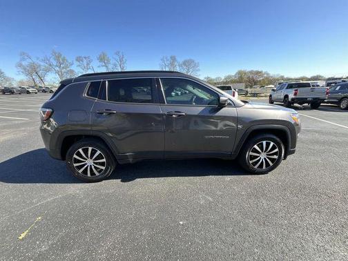 Granite Crystal Metallic Clearcoat 2020 Jeep Compass Latitude