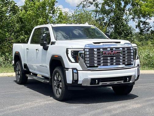 Summit White 2026 GMC Sierra 2500 Denali