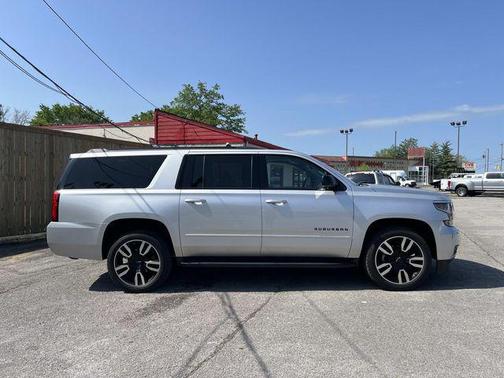 Silver Ice Metallic 2019 Chevrolet Suburban Premier