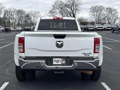 2022 RAM 3500 Tradesman Crew Cab 4x4 8' Box