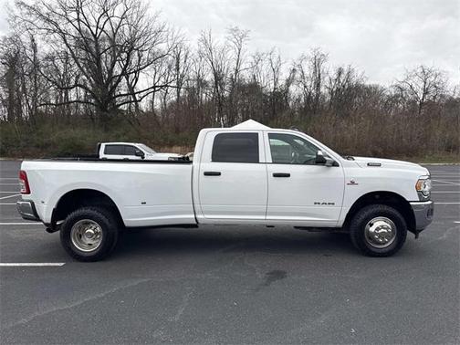 2022 RAM 3500 Tradesman Crew Cab 4x4 8' Box