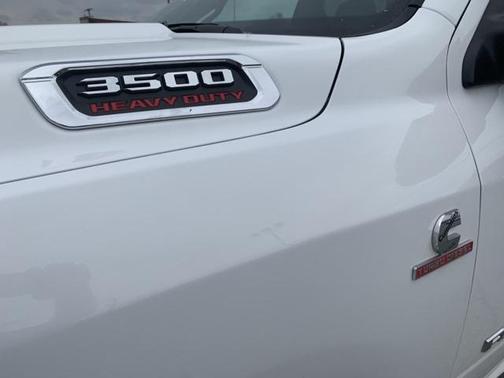 2022 RAM 3500 Tradesman Crew Cab 4x4 8' Box
