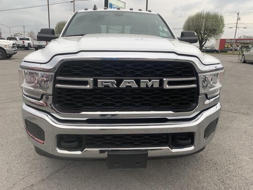 2022 RAM 3500 Tradesman Crew Cab 4x4 8' Box