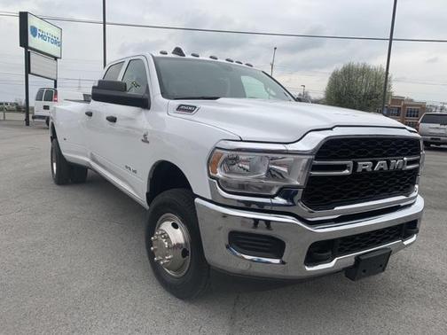 2022 RAM 3500 Tradesman Crew Cab 4x4 8' Box