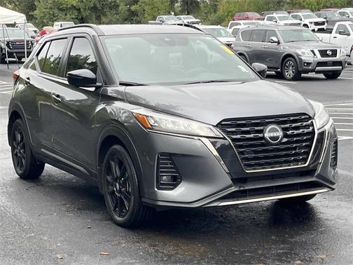 2023 Nissan Kicks SR