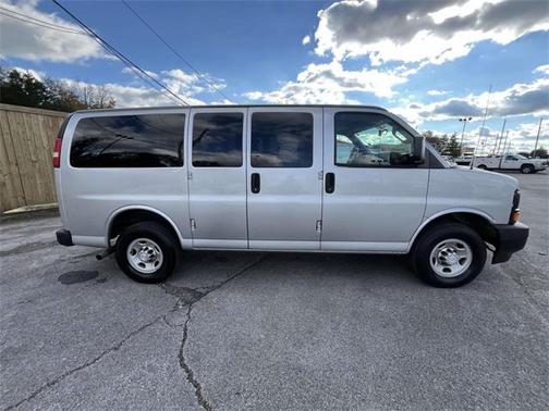 2017 Chevrolet Express 2500 LS