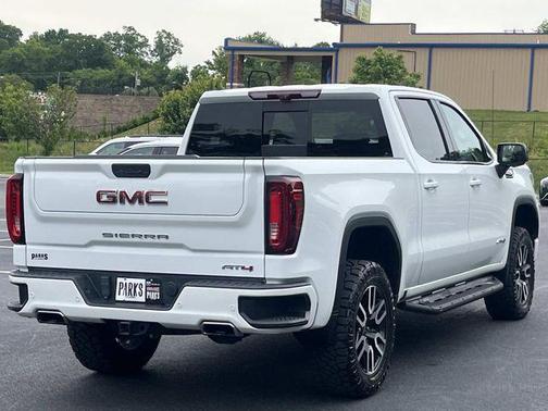 Summit White 2022 GMC Sierra 1500 AT4