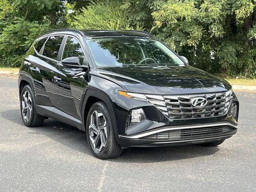 Black Pearl 2024 Hyundai TUCSON SEL