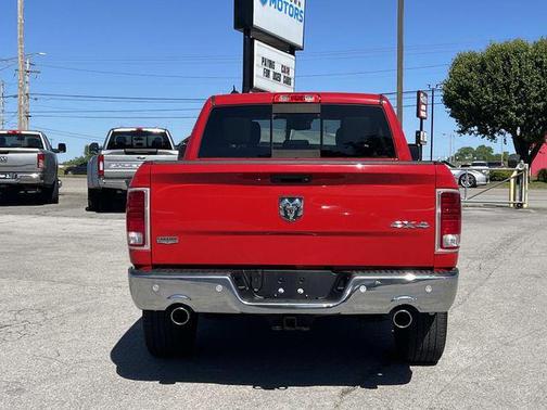 Flame Red Clearcoat 2018 RAM 1500 Laramie