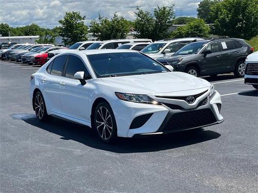 2019 Toyota Camry SE