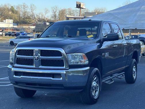 2017 RAM 2500 SLT Crew Cab 4x4 6'4' Box