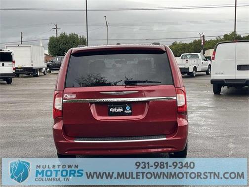 2012 Chrysler Town & Country Touring