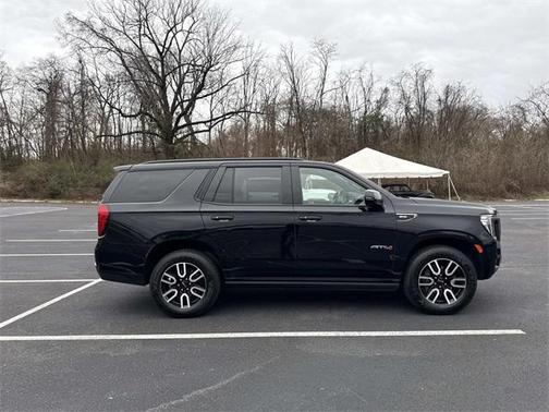 2022 GMC Yukon 4WD AT4
