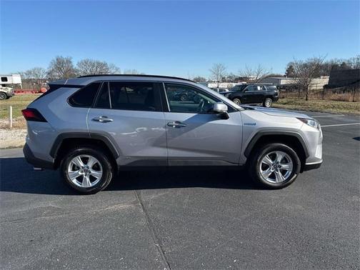 2021 Toyota RAV4 Hybrid XLE