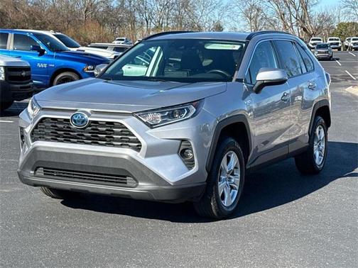 2021 Toyota RAV4 Hybrid XLE