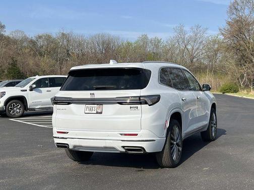 iridescent white tricoat 2026 Buick Enclave Avenir FWD