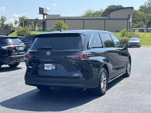 2021 Toyota Sienna XLE 7 Passenger