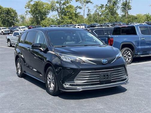 2021 Toyota Sienna XLE 7 Passenger