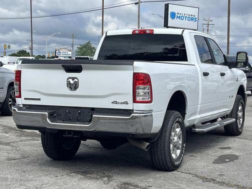 Bright White Clearcoat 2024 RAM 2500 Big Horn Crew Cab 4x4 6'4' Box