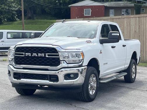Bright White Clearcoat 2024 RAM 2500 Big Horn Crew Cab 4x4 6'4' Box