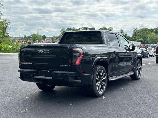 Onyx Black 2025 GMC Sierra EV Max Range Denali