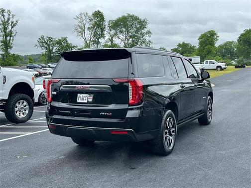 2023 GMC Yukon XL 4WD AT4