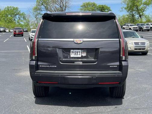2016 Cadillac Escalade Luxury