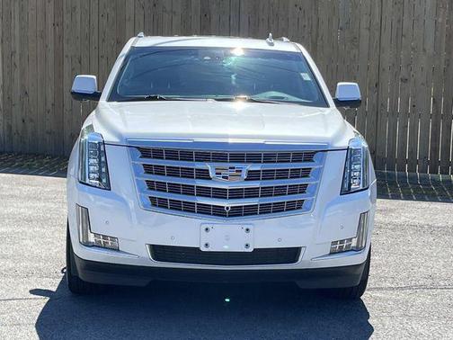 Crystal White Tricoat 2019 Cadillac Escalade ESV Luxury