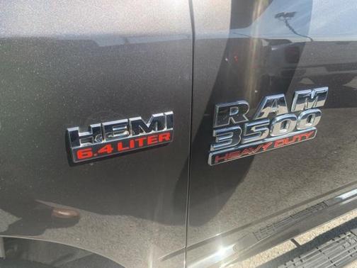 2018 RAM 3500 Tradesman Crew Cab 4x4 8' Box