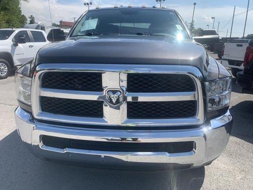 2018 RAM 3500 Tradesman Crew Cab 4x4 8' Box
