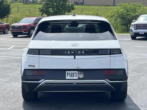 Atlas White 2024 Hyundai IONIQ 5 SE