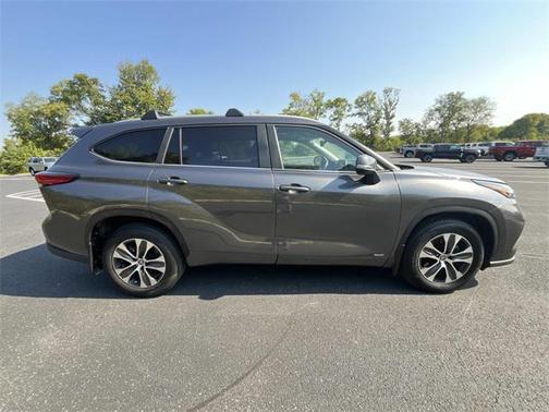 2023 Toyota Highlander Hybrid XLE