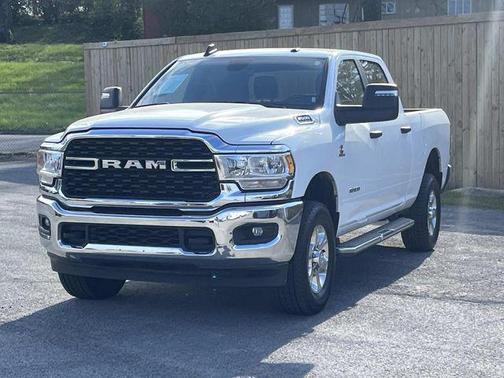 Bright White Clearcoat 2024 RAM 2500 Big Horn Crew Cab 4x4 6'4' Box