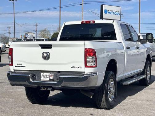 Bright White Clearcoat 2024 RAM 2500 Big Horn Crew Cab 4x4 6'4' Box