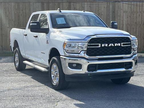 Bright White Clearcoat 2024 RAM 2500 Big Horn Crew Cab 4x4 6'4' Box