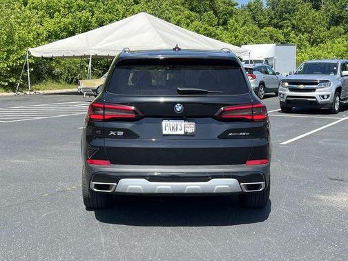 Black Sapphire Metallic 2023 BMW X5 PHEV xDrive45e