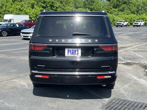 Diamond Black Crystal Pearlcoat 2023 Jeep Wagoneer L Series II 4x4