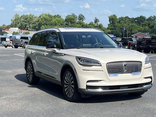 Ceramic Pearl Metallic Tri-Coat 2022 Lincoln Aviator Reserve